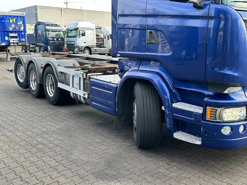 Scania R520 V8 8x4*4 Bdf / Retarder / 2 Tank / Full Air / Euro 6 - Контейнеровоз/ Сменна каросерия камион: снимка 3 Scania R520 V8 8x4*4 Bdf / Retarder / 2 Tank / Full Air / Euro 6 - Контейнеровоз/ Сменна каросерия камион: снимка 3