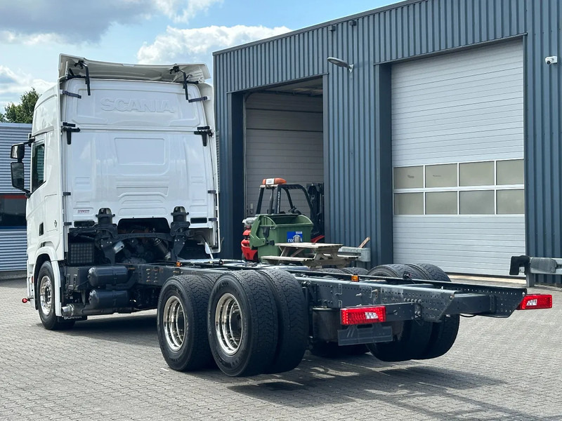 Scania R660 V8 6x4 Chassis with Lift-Axle / Retarder / 445 Tkm / Wb 4.75 / Full Air! - Шаси кабина: снимка 5 Scania R660 V8 6x4 Chassis with Lift-Axle / Retarder / 445 Tkm / Wb 4.75 / Full Air! - Шаси кабина: снимка 5