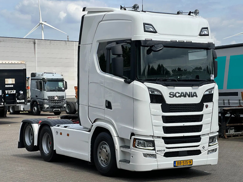 Scania S650 V8 6x2 Boogie / Retarder / 2 Tank / Full Air / Full Spoiler - Влекач: снимка 2 Scania S650 V8 6x2 Boogie / Retarder / 2 Tank / Full Air / Full Spoiler - Влекач: снимка 2