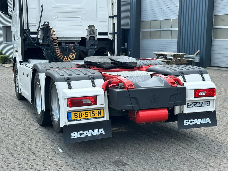 Scania S650 V8 6x2 Boogie / Retarder / 2 Tank / Full Air / Full Spoiler - Влекач: снимка 5 Scania S650 V8 6x2 Boogie / Retarder / 2 Tank / Full Air / Full Spoiler - Влекач: снимка 5