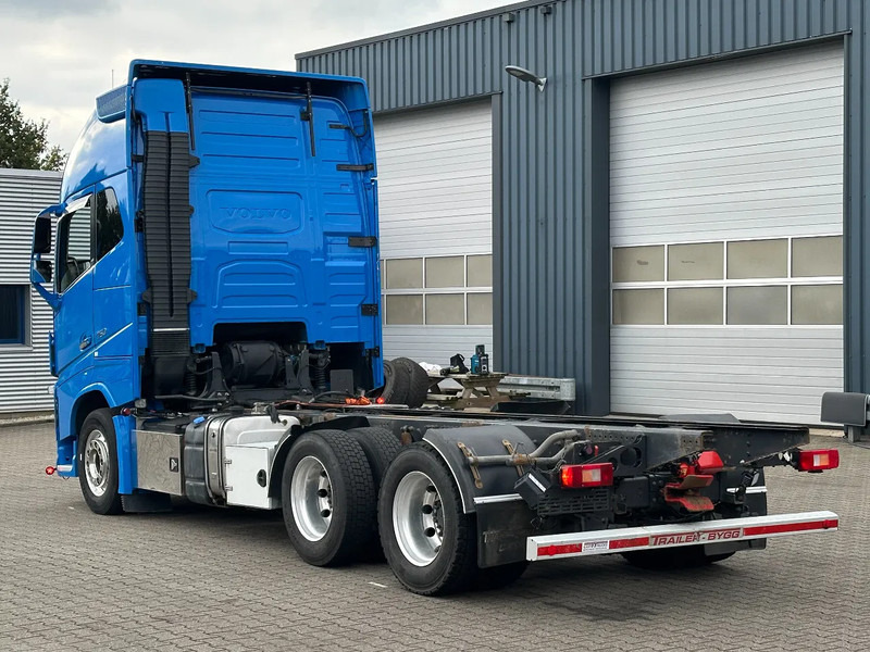 Volvo FH 16.750 6x4 Globe XL Chassis Retarder 3.90 Wb Full Air - Шаси кабина: снимка 4 Volvo FH 16.750 6x4 Globe XL Chassis Retarder 3.90 Wb Full Air - Шаси кабина: снимка 4