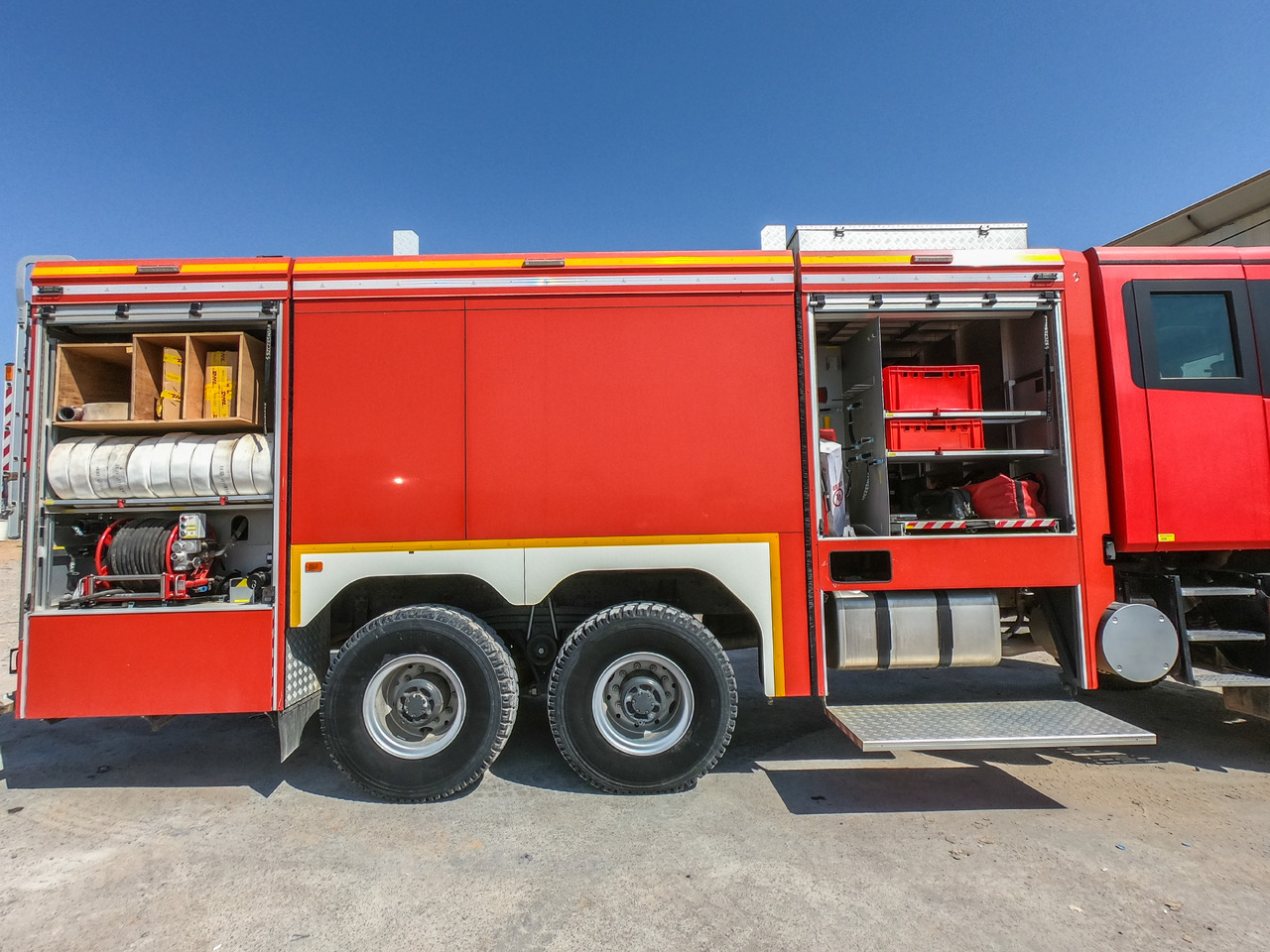 Renault SZCZESNIAK K-500 TLF 9000/1000 6x6 - Пожарна кола: снимка 4 Renault SZCZESNIAK K-500 TLF 9000/1000 6x6 - Пожарна кола: снимка 4