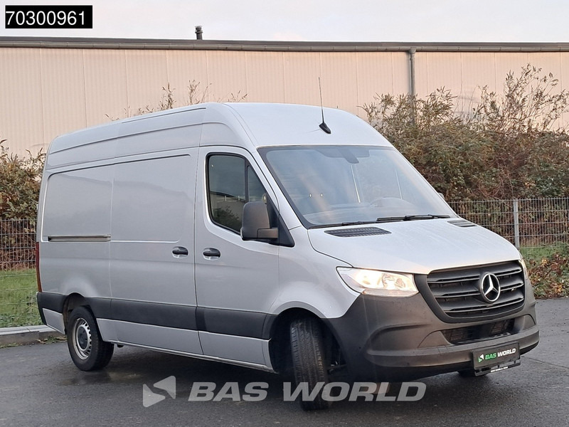 Mercedes-Benz Sprinter 315 CDI Automatik L2H2 150PS Klima Kamera Parkensensoren MBUX CarPlay Euro6 L2 A/C - Малък ван: снимка 2 Mercedes-Benz Sprinter 315 CDI Automatik L2H2 150PS Klima Kamera Parkensensoren MBUX CarPlay Euro6 L2 A/C - Малък ван: снимка 2