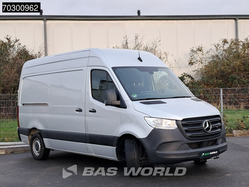 Mercedes-Benz Sprinter 315 CDI Automatik L2H2 150PS Klima Kamera Parkensensoren MBUX CarPlay Euro6 L2 A/C - Малък ван: снимка 2 Mercedes-Benz Sprinter 315 CDI Automatik L2H2 150PS Klima Kamera Parkensensoren MBUX CarPlay Euro6 L2 A/C - Малък ван: снимка 2