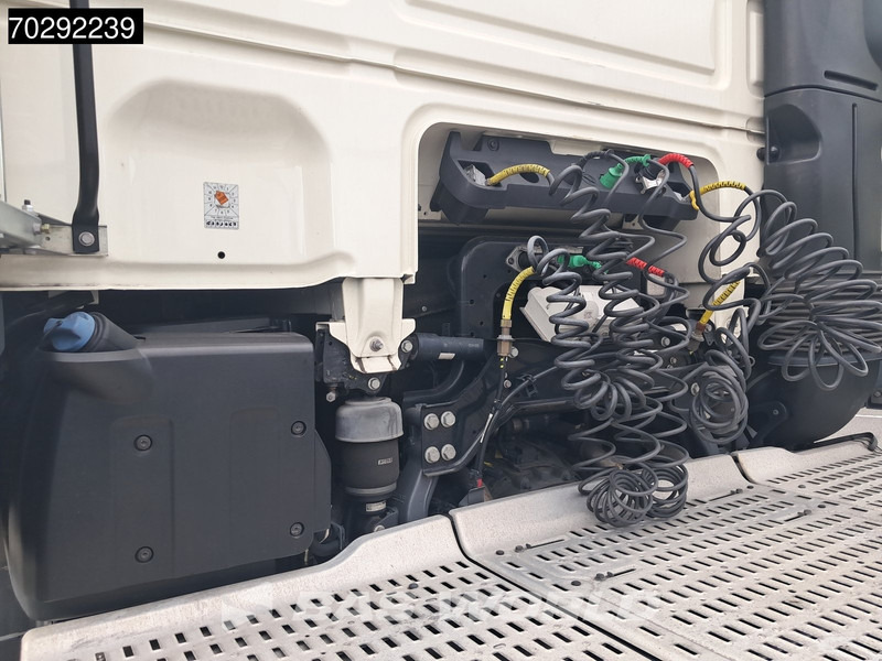 Влекач DAF XF 480 4X2 SSC Retarder 2xTanks ACC LED Euro 6: снимка 13 Влекач DAF XF 480 4X2 SSC Retarder 2xTanks ACC LED Euro 6: снимка 13