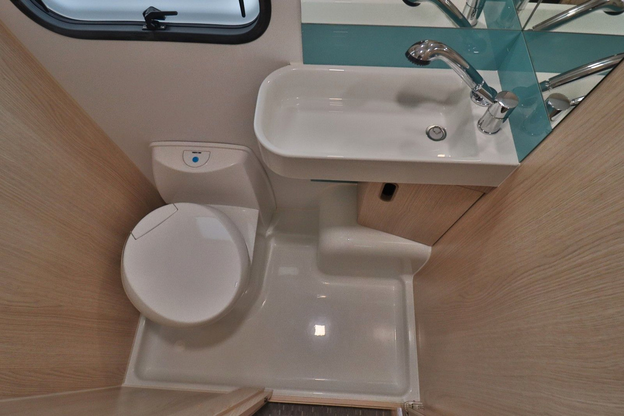 Каравана Adria Aviva 360 DK  /1.Hand/Top-Fahrzeug/Etagenbetten Adria Aviva 360 DK  /1.Hand/Top-Fahrzeug/Etagenbetten: снимка 16