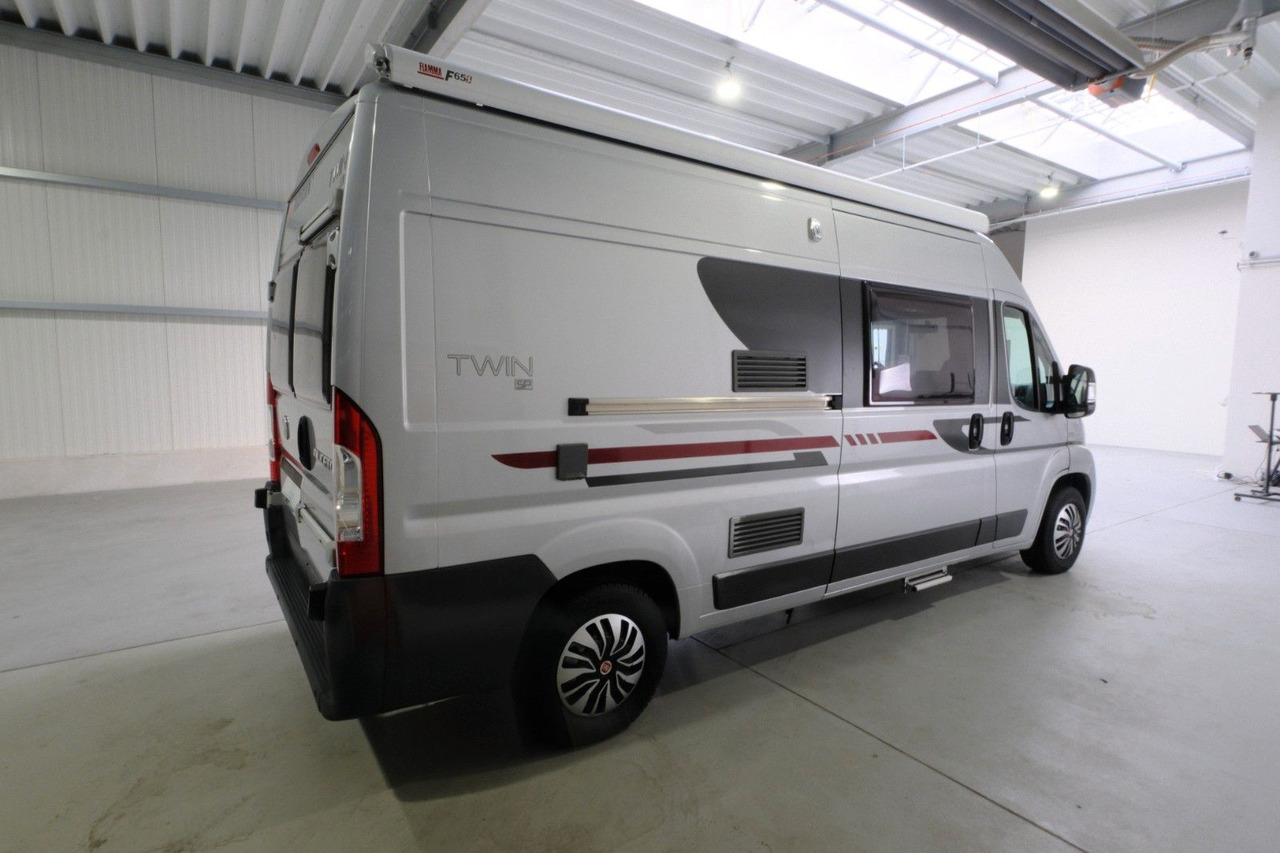 Adria Twin 600/Festbett/Klima/Solar/Markise/Finanz. - Кемпер ван: снимка 3 Adria Twin 600/Festbett/Klima/Solar/Markise/Finanz. - Кемпер ван: снимка 3