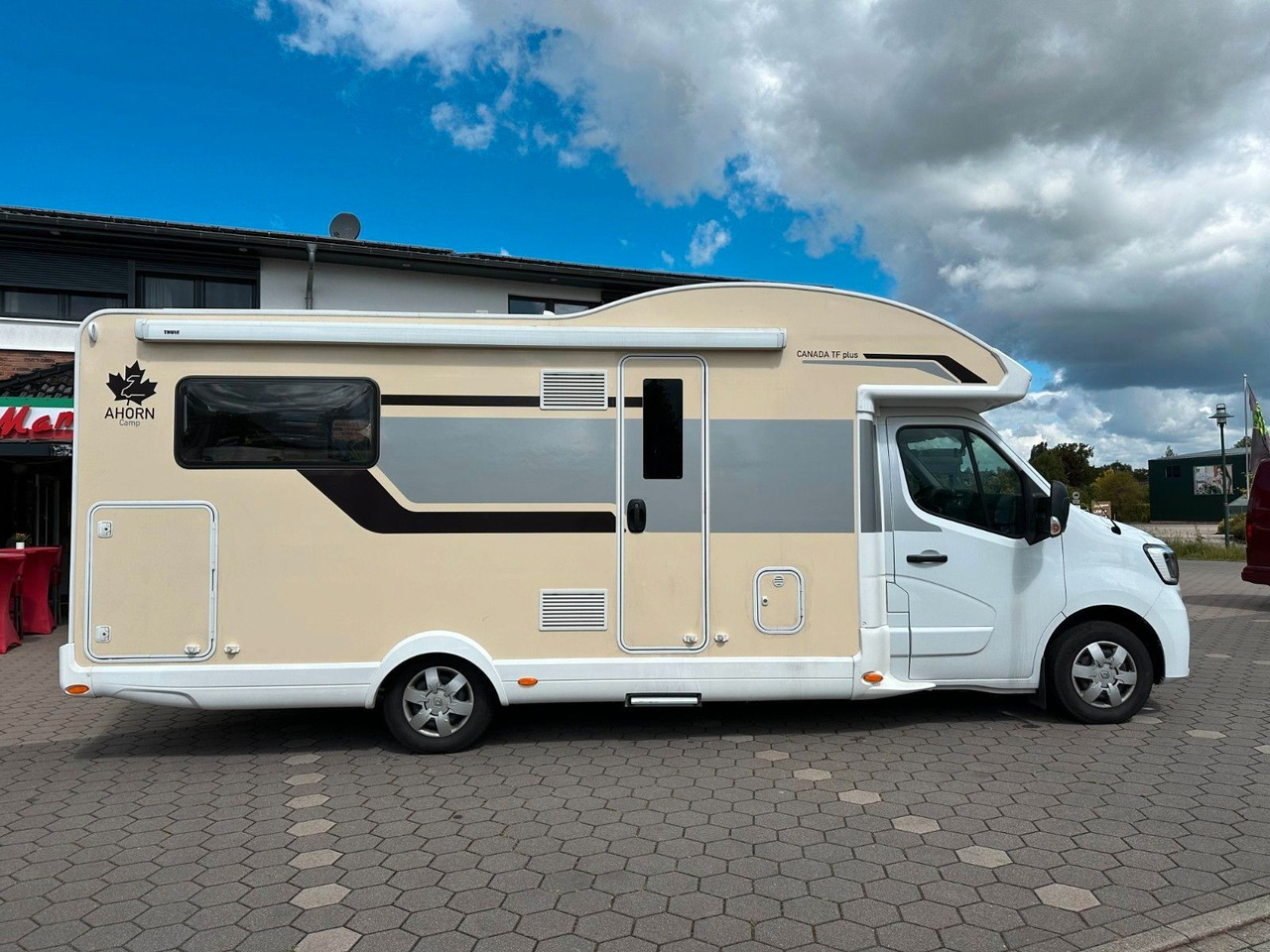 Ahorn Canada TF Plus /1. Hand / Einzelbetten / Hubbett - Полуинтегриран кемпер: снимка 3 Ahorn Canada TF Plus /1. Hand / Einzelbetten / Hubbett - Полуинтегриран кемпер: снимка 3