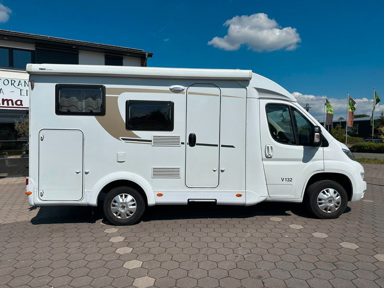 Carado V 132/Festbett/Garage/Klima/Markise/Finanzierung - Полуинтегриран кемпер: снимка 3 Carado V 132/Festbett/Garage/Klima/Markise/Finanzierung - Полуинтегриран кемпер: снимка 3