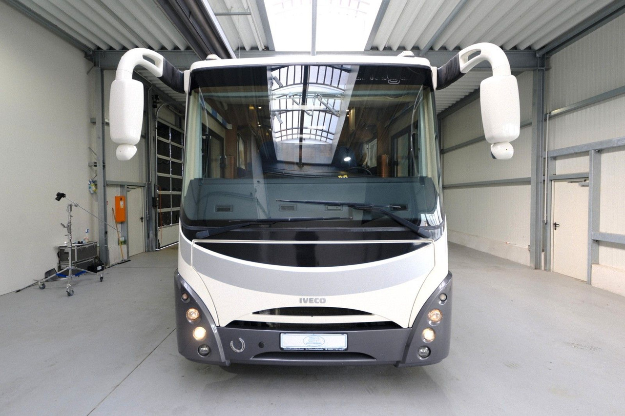 Carthago M Liner 57 BRH/Automatik/Festbett+Hubbett/2xKlim - Интегриран кемпер: снимка 2 Carthago M Liner 57 BRH/Automatik/Festbett+Hubbett/2xKlim - Интегриран кемпер: снимка 2