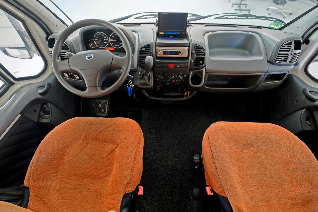 Cristall A 670 G/Automatik/Festbett/Garage/Solar/Markise - Алковен кемпер: снимка 5 Cristall A 670 G/Automatik/Festbett/Garage/Solar/Markise - Алковен кемпер: снимка 5