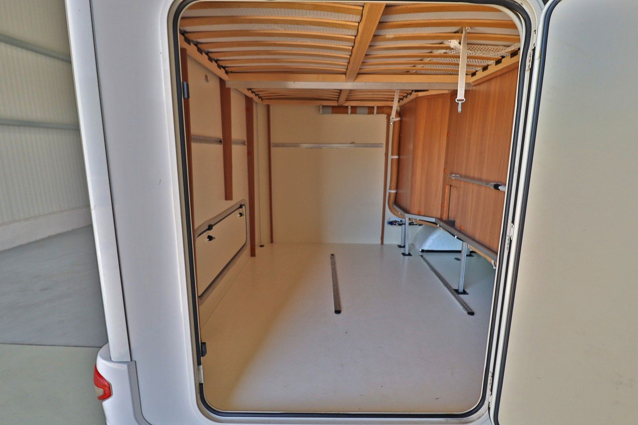 Eura Mobil Activa One 690 HB/Festbett/Garage/Klima/Solar - Алковен кемпер: снимка 5 Eura Mobil Activa One 690 HB/Festbett/Garage/Klima/Solar - Алковен кемпер: снимка 5