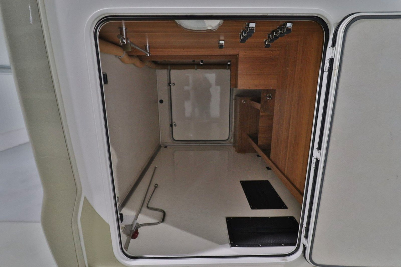 Eura Mobil T 700 EB/Einzelbetten/Garage/Klima/Solar - Полуинтегриран кемпер: снимка 5 Eura Mobil T 700 EB/Einzelbetten/Garage/Klima/Solar - Полуинтегриран кемпер: снимка 5