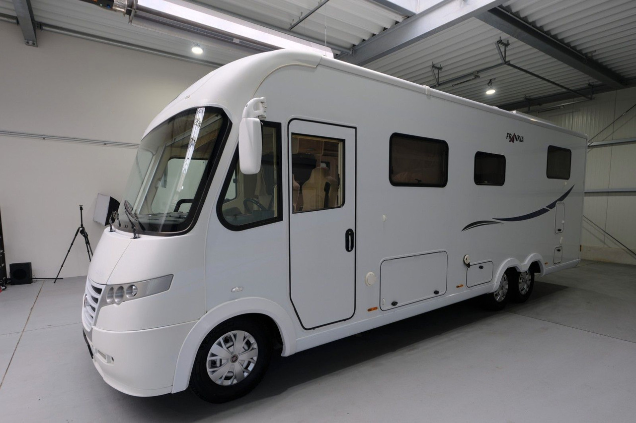 Frankia I 840 QD/Automatik/Festbett+Hubbett/TOP - Интегриран кемпер: снимка 2 Frankia I 840 QD/Automatik/Festbett+Hubbett/TOP - Интегриран кемпер: снимка 2