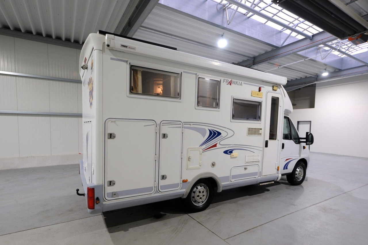 Frankia T 650 BD/Festbett/Garage/Solar/Markise Frankia T 650 BD/Festbett/Garage/Solar/Markise - Полуинтегриран кемпер: снимка 4 Frankia T 650 BD/Festbett/Garage/Solar/Markise Frankia T 650 BD/Festbett/Garage/Solar/Markise - Полуинтегриран кемпер: снимка 4