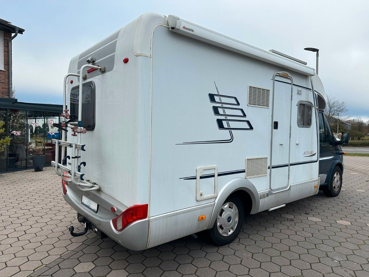 HYMER / ERIBA / HYMERCAR TRAMP T 572 CL/Festbett/Klima/Markise HYMER / ERIBA / HYMERCAR TRAMP T 572 CL/Festbett/Klima/Markise - Полуинтегриран кемпер: снимка 4 HYMER / ERIBA / HYMERCAR TRAMP T 572 CL/Festbett/Klima/Markise HYMER / ERIBA / HYMERCAR TRAMP T 572 CL/Festbett/Klima/Markise - Полуинтегриран кемпер: снимка 4
