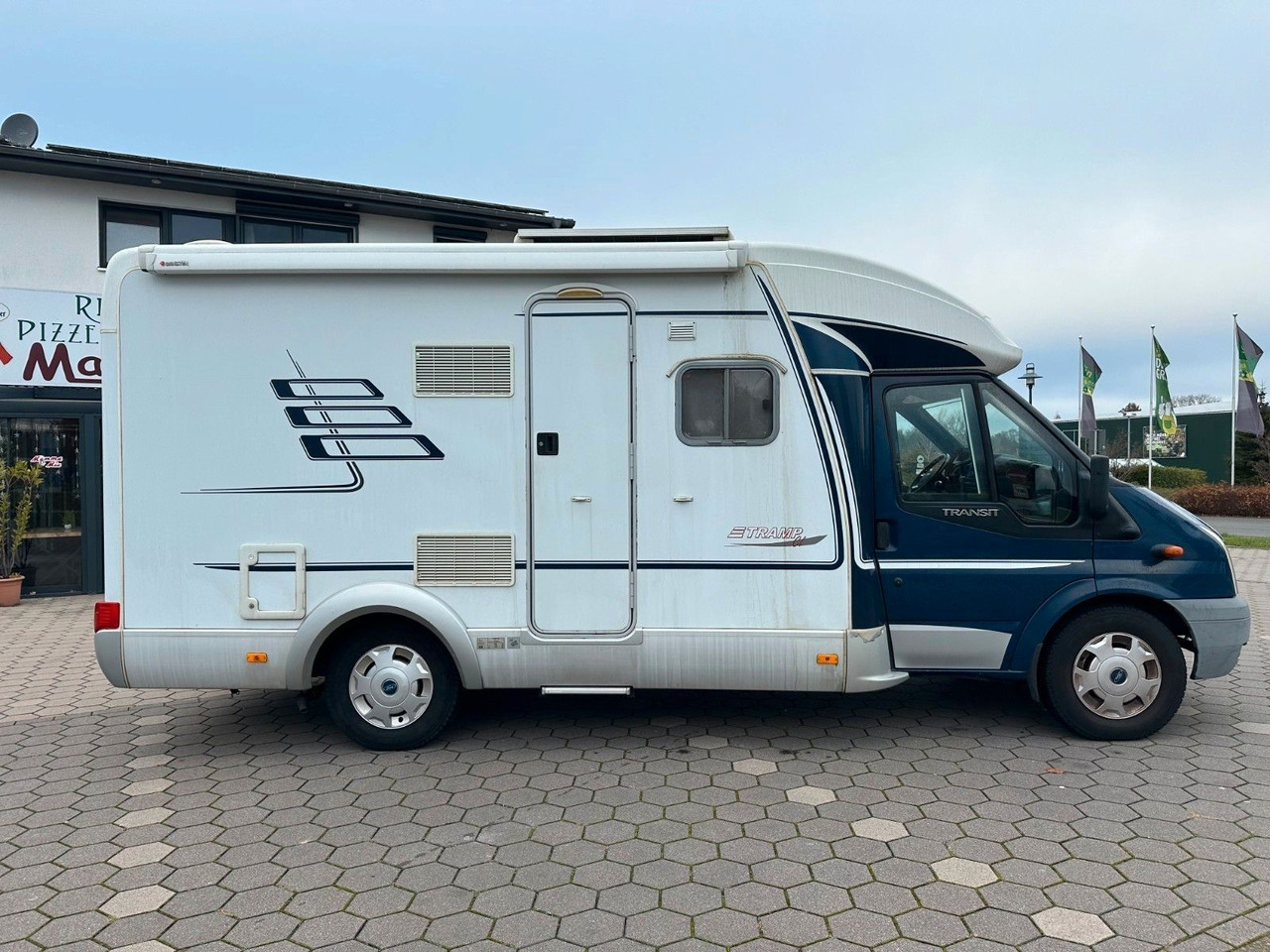 HYMER / ERIBA / HYMERCAR TRAMP T 572 CL/Festbett/Klima/Markise HYMER / ERIBA / HYMERCAR TRAMP T 572 CL/Festbett/Klima/Markise - Полуинтегриран кемпер: снимка 3 HYMER / ERIBA / HYMERCAR TRAMP T 572 CL/Festbett/Klima/Markise HYMER / ERIBA / HYMERCAR TRAMP T 572 CL/Festbett/Klima/Markise - Полуинтегриран кемпер: снимка 3