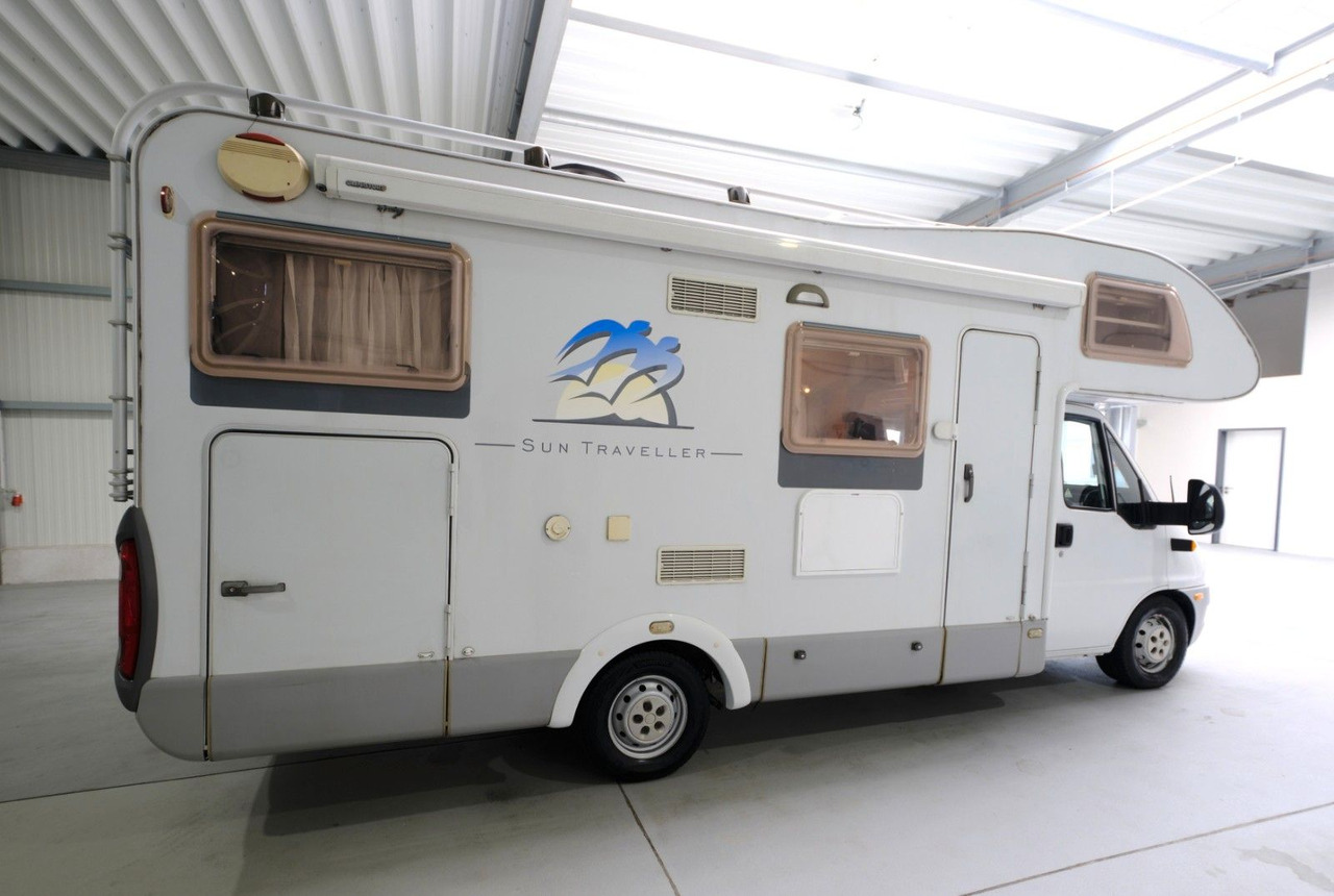Knaus Sun Traveller 658 LG/Festbett/ DPF Grün/Garage - Алковен кемпер: снимка 5 Knaus Sun Traveller 658 LG/Festbett/ DPF Grün/Garage - Алковен кемпер: снимка 5