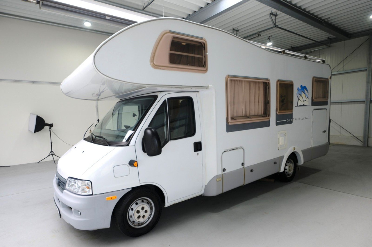 Knaus Sun Traveller 658 LG/Festbett/ DPF Grün/Garage - Алковен кемпер: снимка 2 Knaus Sun Traveller 658 LG/Festbett/ DPF Grün/Garage - Алковен кемпер: снимка 2