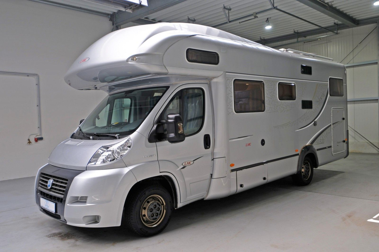 LMC Liberty A 700 G/ Festbett/Garage/6 Schlafplätze - Алковен кемпер: снимка 2 LMC Liberty A 700 G/ Festbett/Garage/6 Schlafplätze - Алковен кемпер: снимка 2