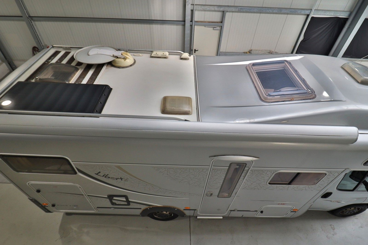 LMC Liberty A 700 G/ Festbett/Garage/6 Schlafplätze - Алковен кемпер: снимка 4 LMC Liberty A 700 G/ Festbett/Garage/6 Schlafplätze - Алковен кемпер: снимка 4