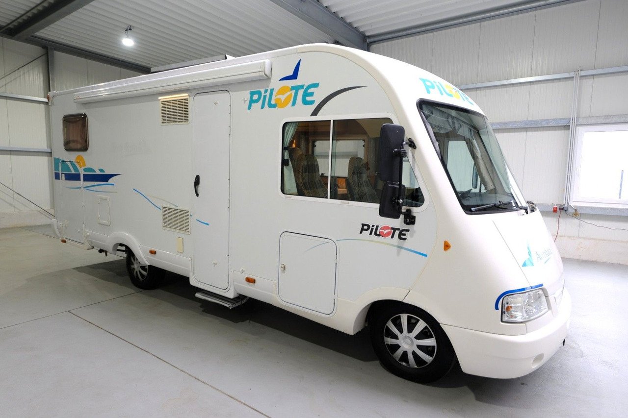 Pilote Aventura/Festbett+Hubbett/Garage/Klima/Solar - Интегриран кемпер: снимка 1 Pilote Aventura/Festbett+Hubbett/Garage/Klima/Solar - Интегриран кемпер: снимка 1