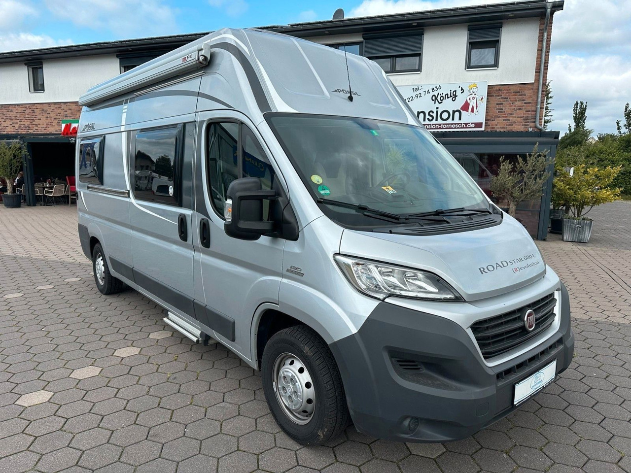 Pössl Roadstar 600 L Revolution/Festbett+Hubbett/TOP - Кемпер ван: снимка 1 Pössl Roadstar 600 L Revolution/Festbett+Hubbett/TOP - Кемпер ван: снимка 1