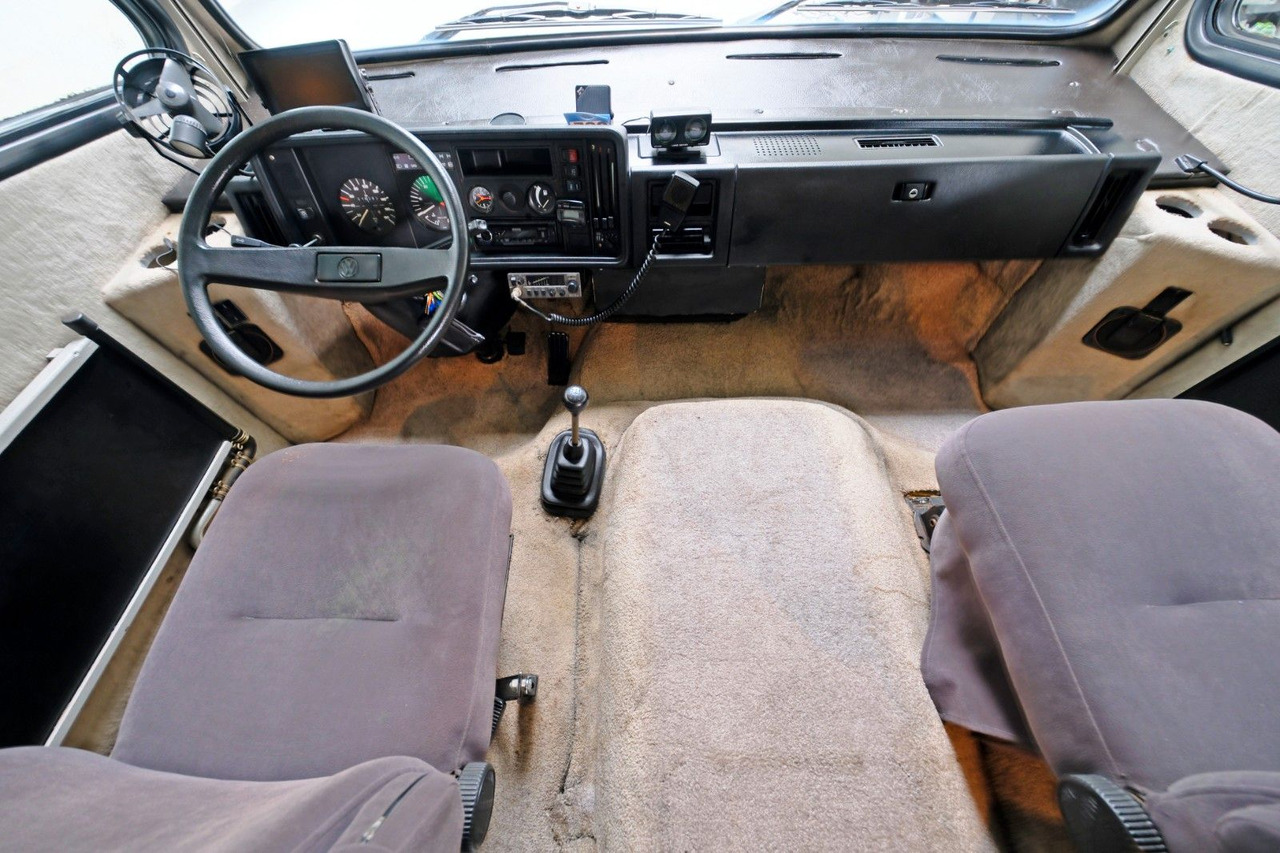 Vario Star 750/VW-Oldtimer H-Kennzeichen/Festbett+Hubb - Интегриран кемпер: снимка 5 Vario Star 750/VW-Oldtimer H-Kennzeichen/Festbett+Hubb - Интегриран кемпер: снимка 5