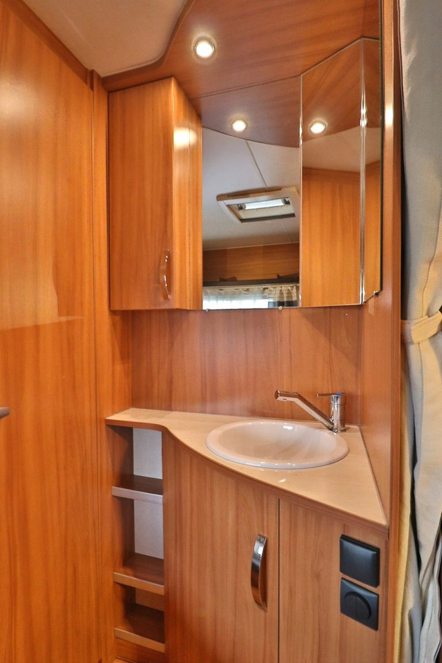 Каравана Weinsberg CarOne 740 UDF/Festbett+Etagenbetten/Mover Weinsberg CarOne 740 UDF/Festbett+Etagenbetten/Mover: снимка 20
