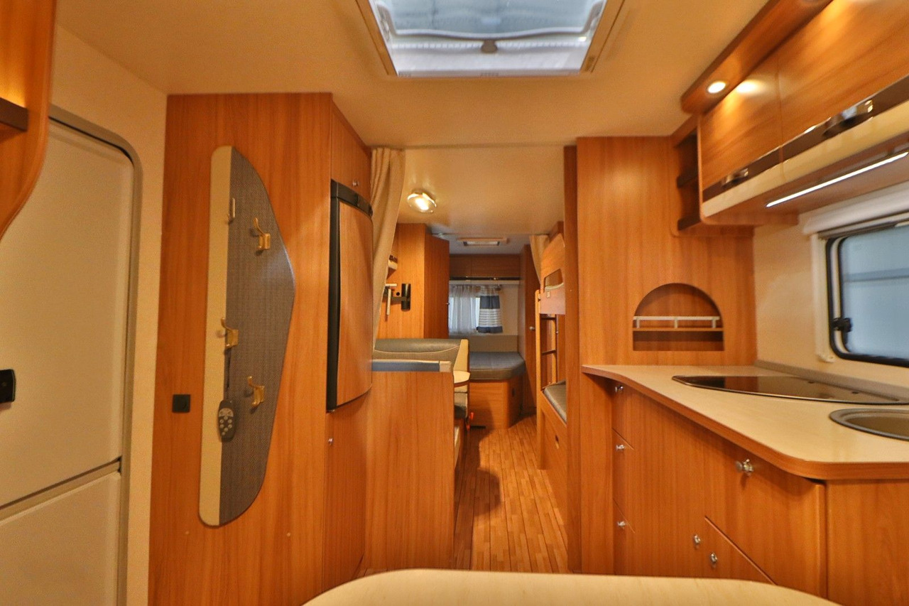 Каравана Weinsberg CarOne 740 UDF/Festbett+Etagenbetten/Mover Weinsberg CarOne 740 UDF/Festbett+Etagenbetten/Mover: снимка 13