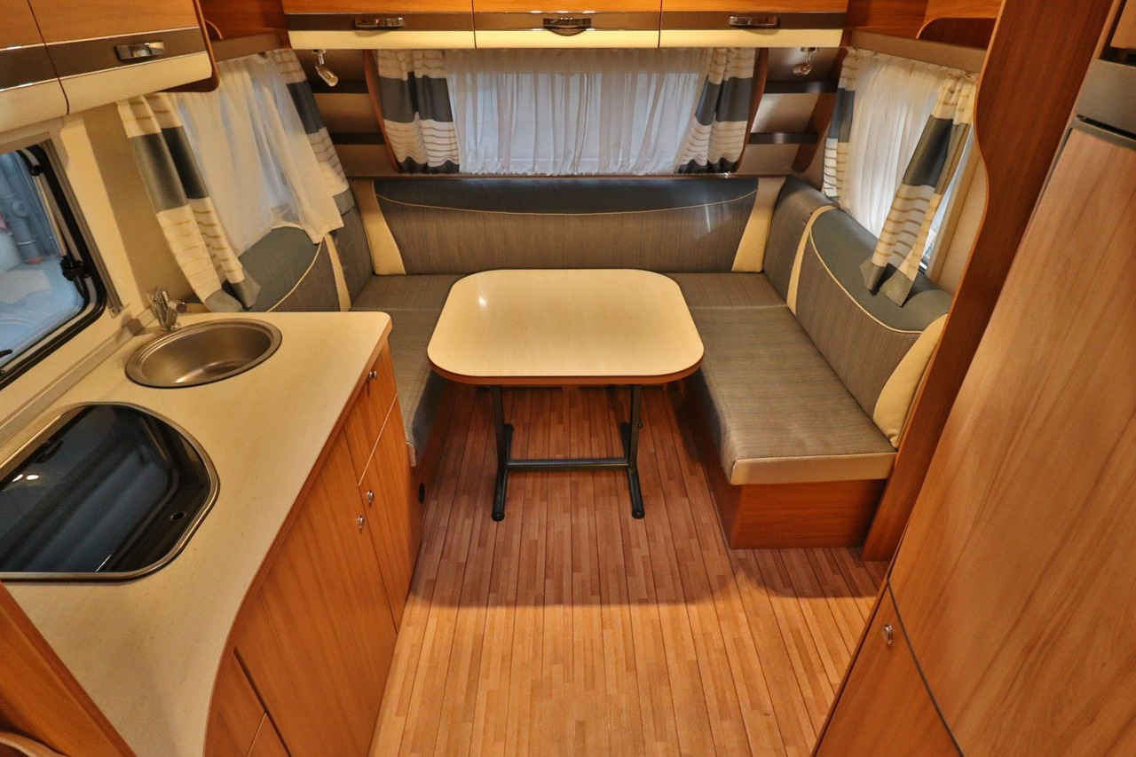 Каравана Weinsberg CarOne 740 UDF/Festbett+Etagenbetten/Mover Weinsberg CarOne 740 UDF/Festbett+Etagenbetten/Mover: снимка 9