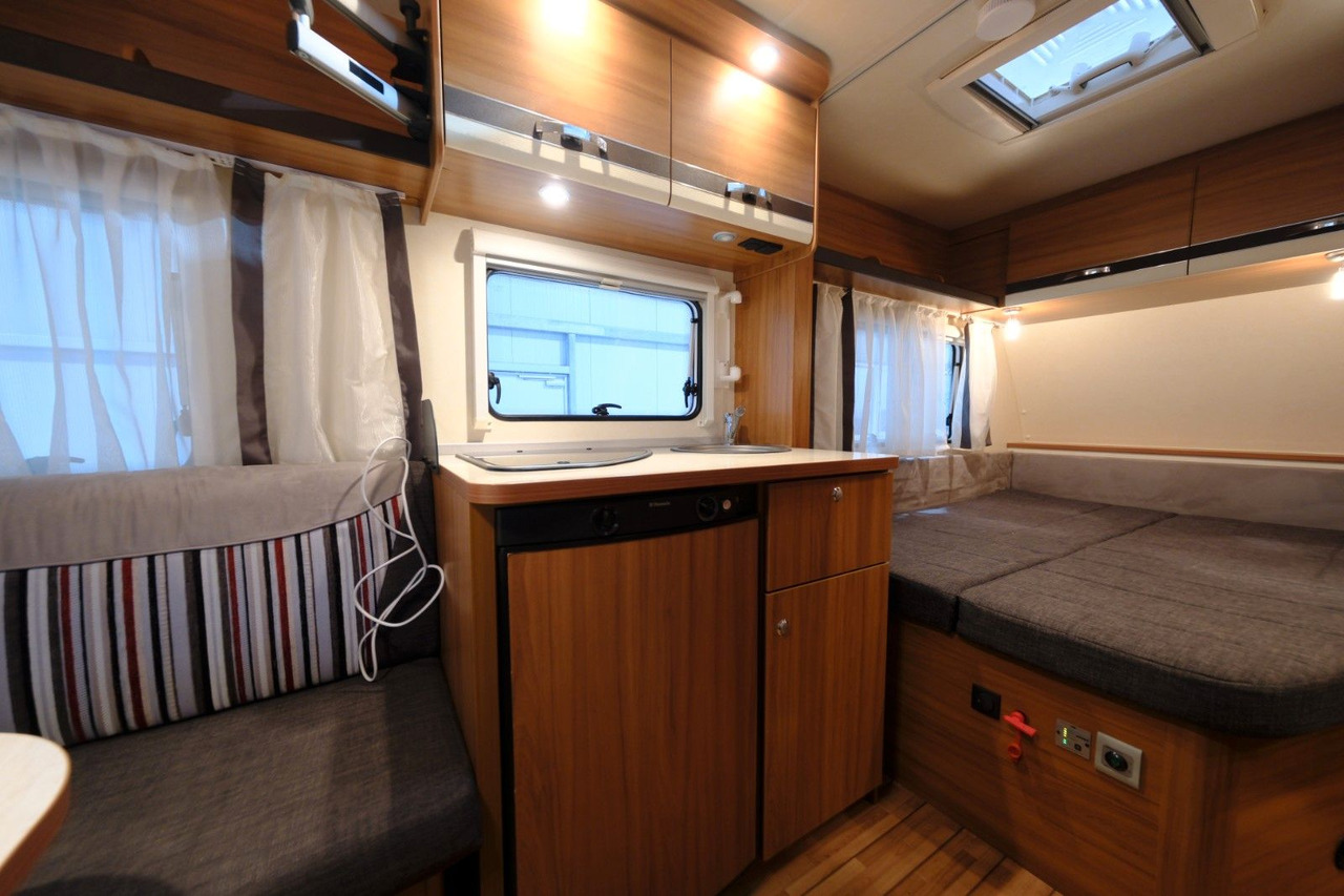 Каравана Weinsberg CaraOne 450 FU/Festbett/Rundsitzgruppe/Mover Weinsberg CaraOne 450 FU/Festbett/Rundsitzgruppe/Mover: снимка 19