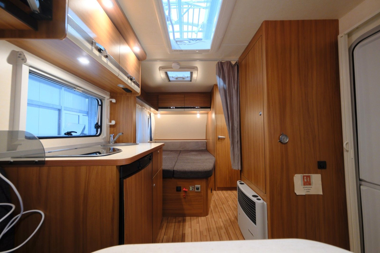 Каравана Weinsberg CaraOne 450 FU/Festbett/Rundsitzgruppe/Mover Weinsberg CaraOne 450 FU/Festbett/Rundsitzgruppe/Mover: снимка 14
