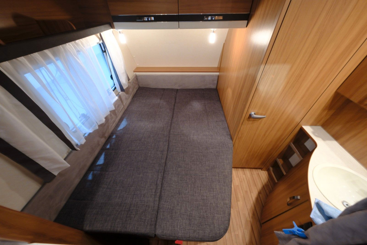 Каравана Weinsberg CaraOne 450 FU/Festbett/Rundsitzgruppe/Mover Weinsberg CaraOne 450 FU/Festbett/Rundsitzgruppe/Mover: снимка 17