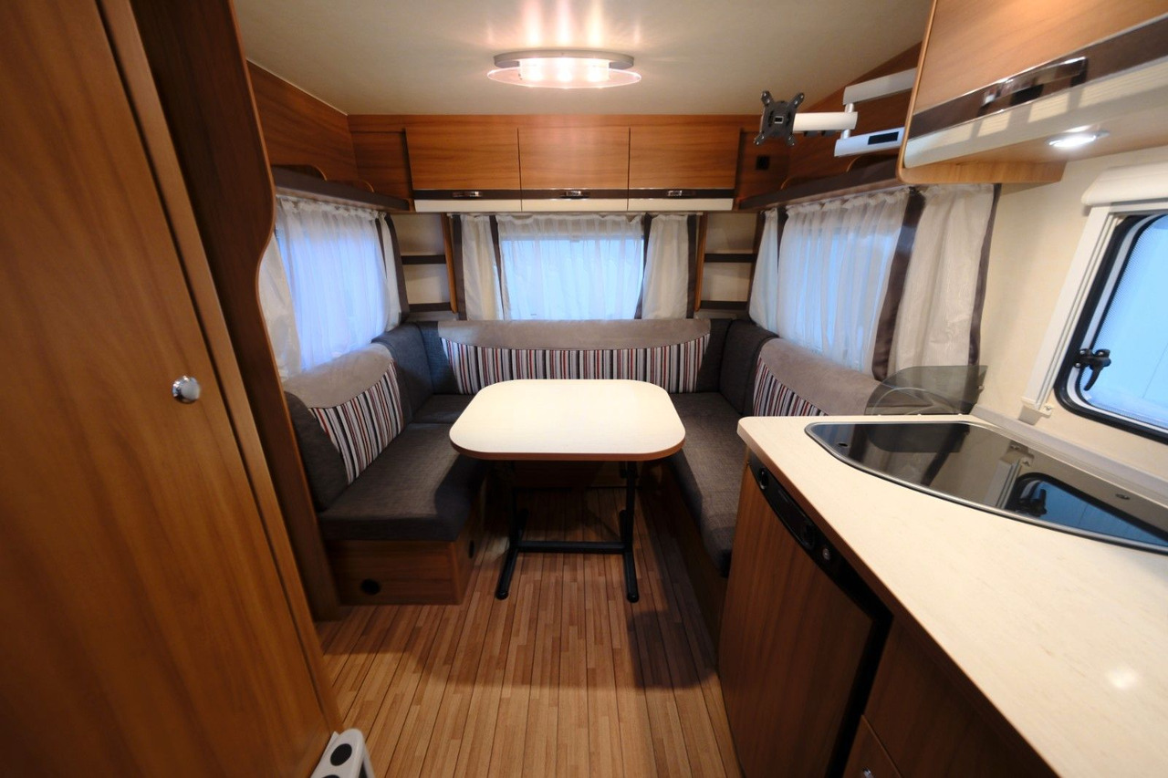 Каравана Weinsberg CaraOne 450 FU/Festbett/Rundsitzgruppe/Mover Weinsberg CaraOne 450 FU/Festbett/Rundsitzgruppe/Mover: снимка 11
