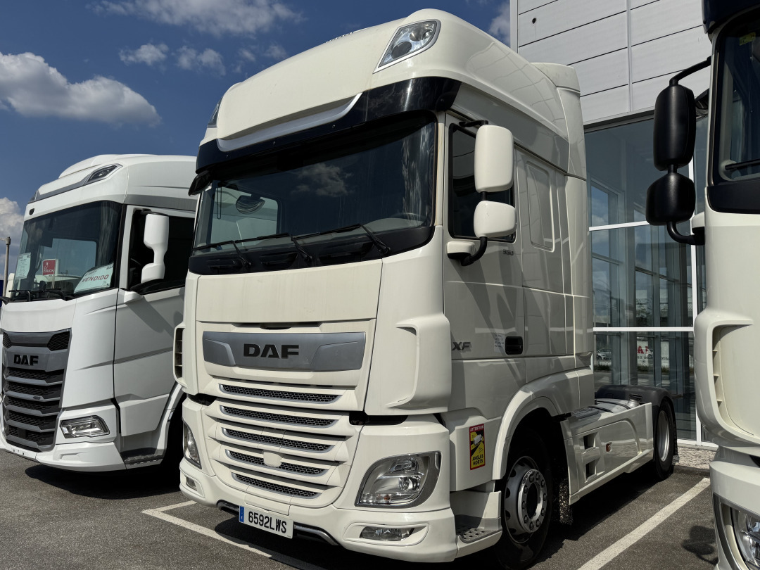 DAF XF 530 Super Space Cab - Влекач: снимка 2 DAF XF 530 Super Space Cab - Влекач: снимка 2