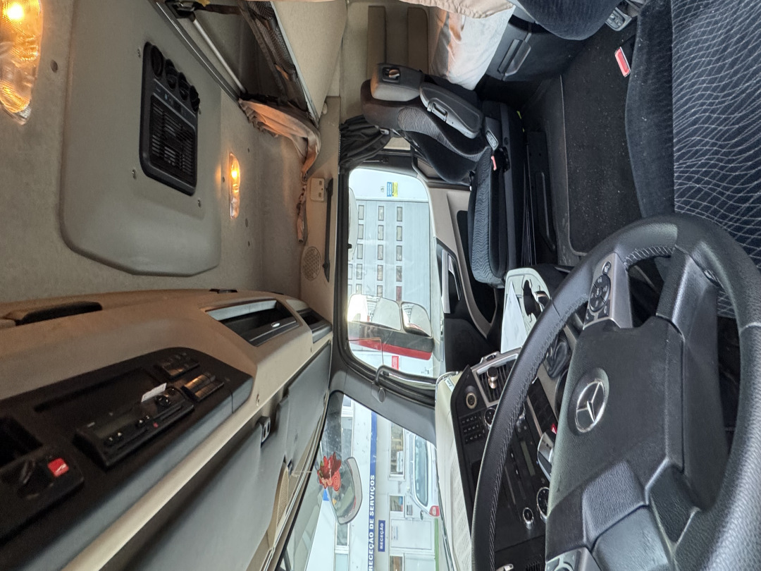 Mercedes Actros 510 1851 - Влекач: снимка 4 Mercedes Actros 510 1851 - Влекач: снимка 4