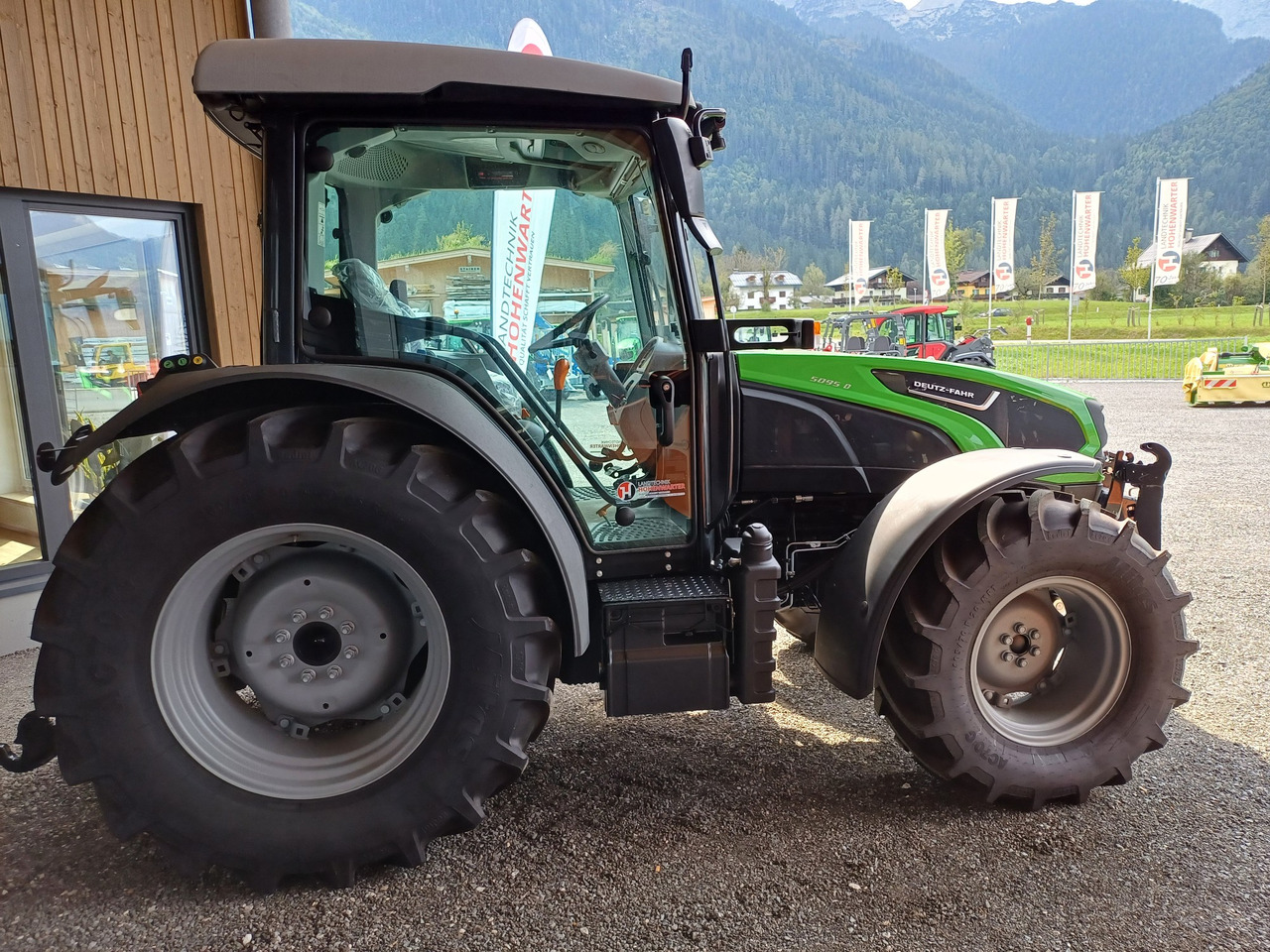Deutz Fahr 5095 D Premium Stage V (20573) - Трактор: снимка 4 Deutz Fahr 5095 D Premium Stage V (20573) - Трактор: снимка 4