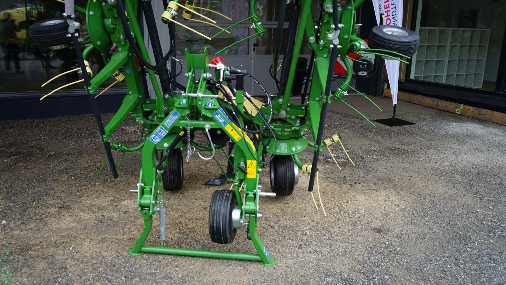 Krone Vendro 820 Highland (20723) - Гребло/ Сенообръщачка: снимка 2 Krone Vendro 820 Highland (20723) - Гребло/ Сенообръщачка: снимка 2