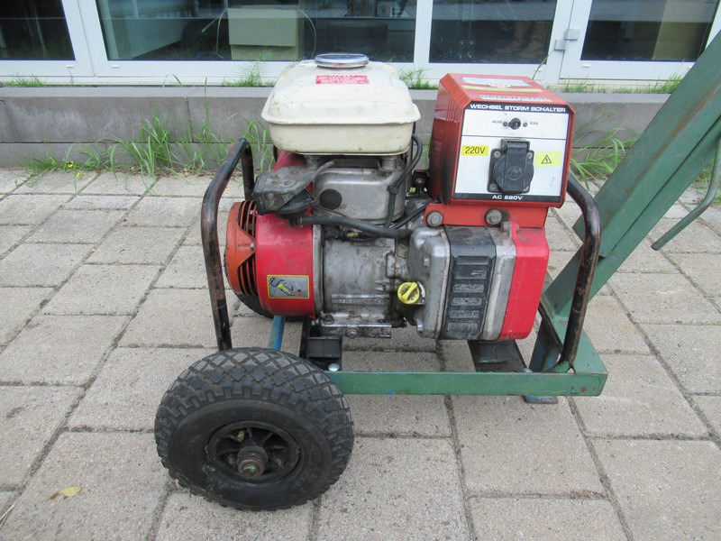 Honda Aggregaat 750 Generator 750W / 220V - Електрогенератор: снимка 2 Honda Aggregaat 750 Generator 750W / 220V - Електрогенератор: снимка 2