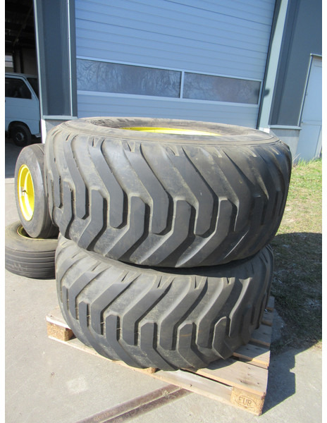 John Deere 5515V NOKIAN 550/60R22.5 + Voor Banden + Velg - Комплект колела за Малък трактор: снимка 3 John Deere 5515V NOKIAN 550/60R22.5 + Voor Banden + Velg - Комплект колела за Малък трактор: снимка 3
