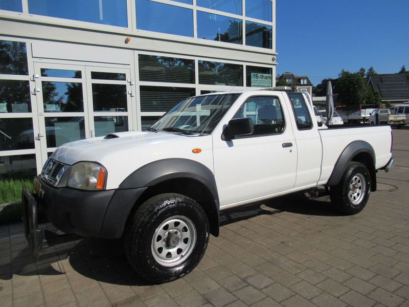 Nissan Navara 2.5 DTi King Cab 4-L.Lux. 1,5CAB PICK-UP - Лекотоварен автомобил: снимка 2 Nissan Navara 2.5 DTi King Cab 4-L.Lux. 1,5CAB PICK-UP - Лекотоварен автомобил: снимка 2