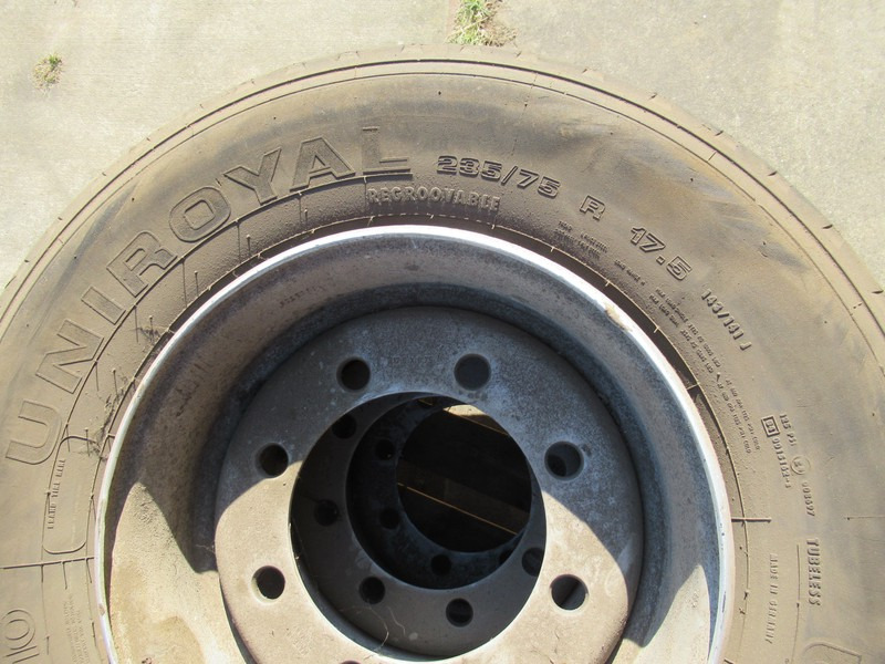 MEFRO 4 x Velg 17.5x6.75 + band Veldhuizen - Комплект колела за Камион: снимка 2 MEFRO 4 x Velg 17.5x6.75 + band Veldhuizen - Комплект колела за Камион: снимка 2