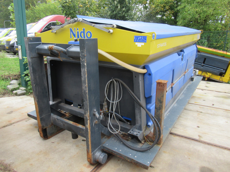 NIDO STRATOS B50-36 VESN-600P 5M3 + 2.400L Salzstreuer Salt Spreader - Машина за разпръскване на сол/ Пясък: снимка 4 NIDO STRATOS B50-36 VESN-600P 5M3 + 2.400L Salzstreuer Salt Spreader - Машина за разпръскване на сол/ Пясък: снимка 4