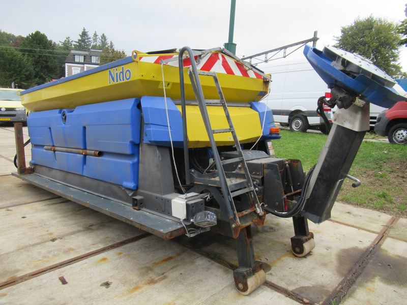 NIDO STRATOS B50-36 VESN-600P 5M3 + 2.400L Salzstreuer Salt Spreader - Машина за разпръскване на сол/ Пясък: снимка 3 NIDO STRATOS B50-36 VESN-600P 5M3 + 2.400L Salzstreuer Salt Spreader - Машина за разпръскване на сол/ Пясък: снимка 3