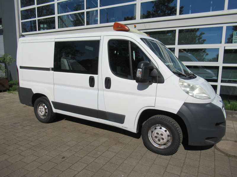 Peugeot Boxer 330 2.2 HDI 96KW L1H1 DOKA Dubbelcabine AIRCO P+ - Малък ван, Бус с двойна кабина: снимка 4 Peugeot Boxer 330 2.2 HDI 96KW L1H1 DOKA Dubbelcabine AIRCO P+ - Малък ван, Бус с двойна кабина: снимка 4