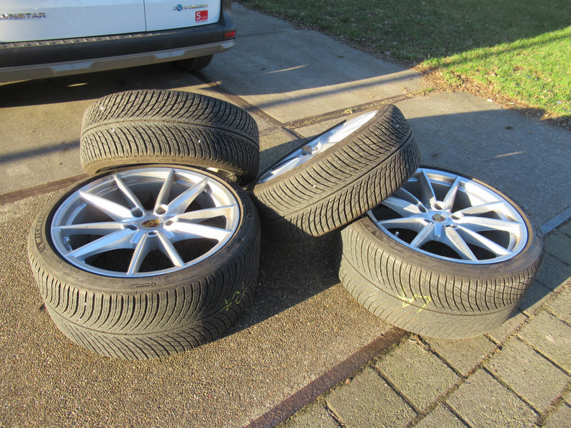 Porsche 911 992 20-/21 Carrera S Winterbanden Set Wielen - Комплект колела за Лек автомобил: снимка 3 Porsche 911 992 20-/21 Carrera S Winterbanden Set Wielen - Комплект колела за Лек автомобил: снимка 3