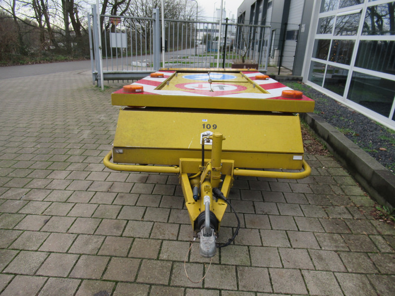 Trias SW15U2B Actiewagen Signaalwagen - Ремарке: снимка 3 Trias SW15U2B Actiewagen Signaalwagen - Ремарке: снимка 3