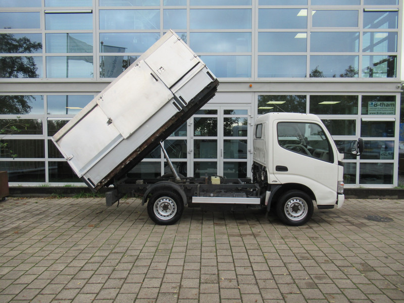 Toyota Dyna 100 3.0 D-4D 80KW Comfort Veegvuilkipper Tipper - Бус самосвал: снимка 4 Toyota Dyna 100 3.0 D-4D 80KW Comfort Veegvuilkipper Tipper - Бус самосвал: снимка 4