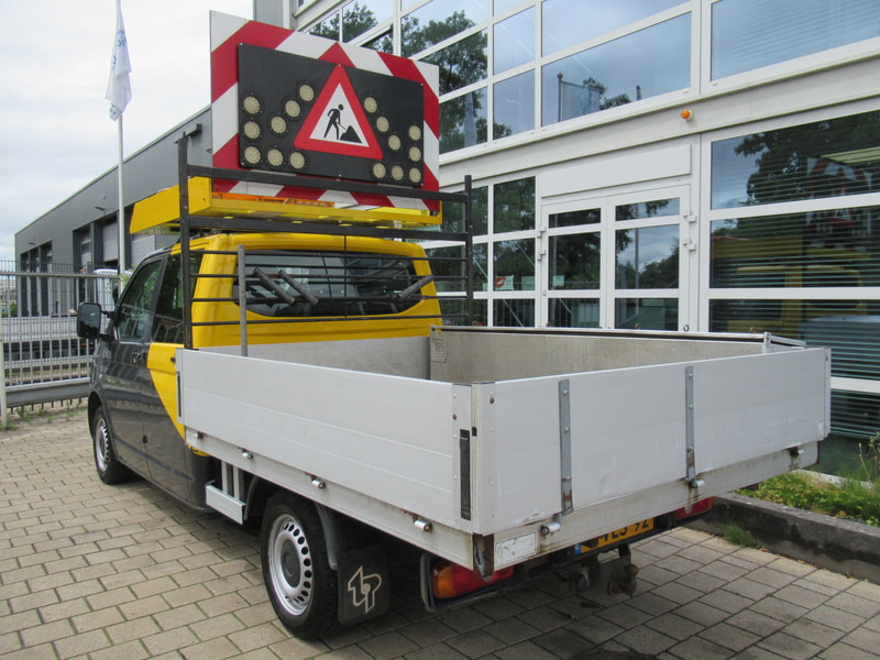 Volkswagen Transporter T5 2.0 TDI 75KW L2 DOKA dubbelcabine Kipper Actiebord - Бус самосвал, Бус с двойна кабина: снимка 2 Volkswagen Transporter T5 2.0 TDI 75KW L2 DOKA dubbelcabine Kipper Actiebord - Бус самосвал, Бус с двойна кабина: снимка 2
